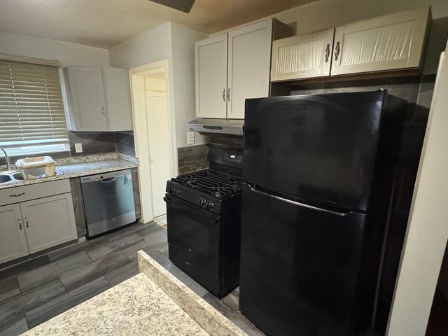 20290 Woodmont Street, Harper Woods, MI 48225