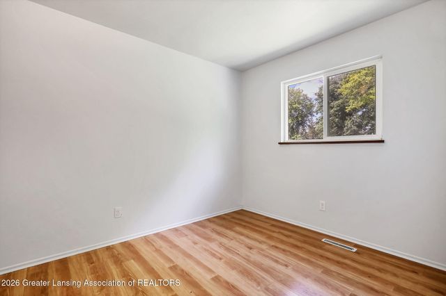 420 Sawyer Road, Lansing, MI 48911