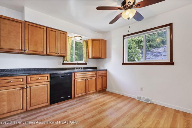 420 Sawyer Road, Lansing, MI 48911