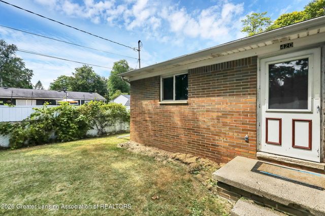 420 Sawyer Road, Lansing, MI 48911