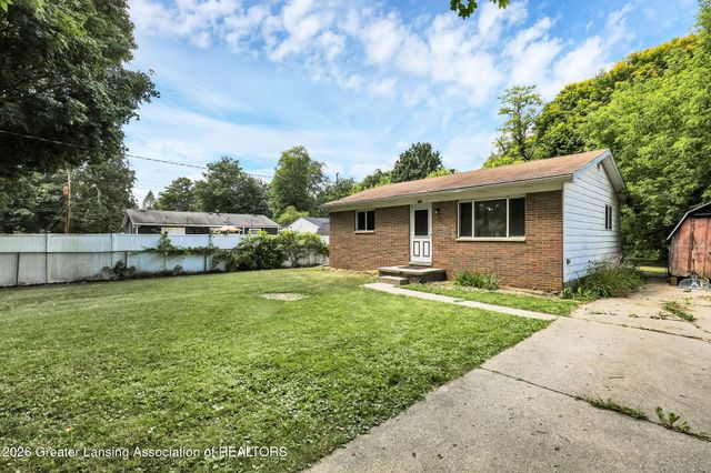 420 Sawyer Road, Lansing, MI 48911