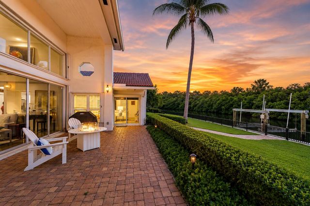 8565 SE Palm Street, Hobe Sound, FL 33455