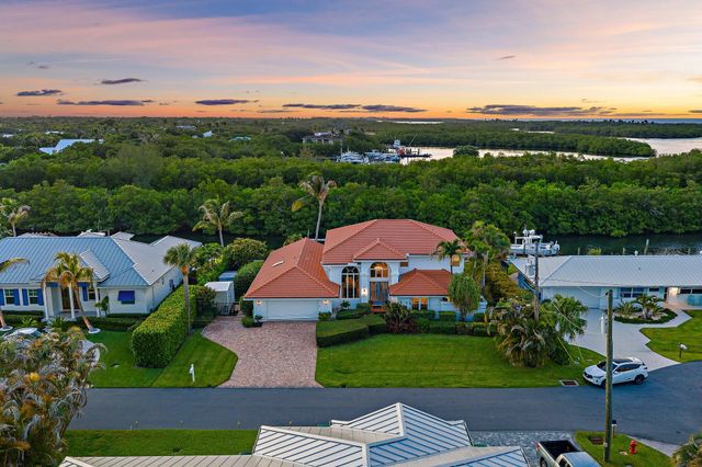 8565 SE Palm Street, Hobe Sound, FL 33455