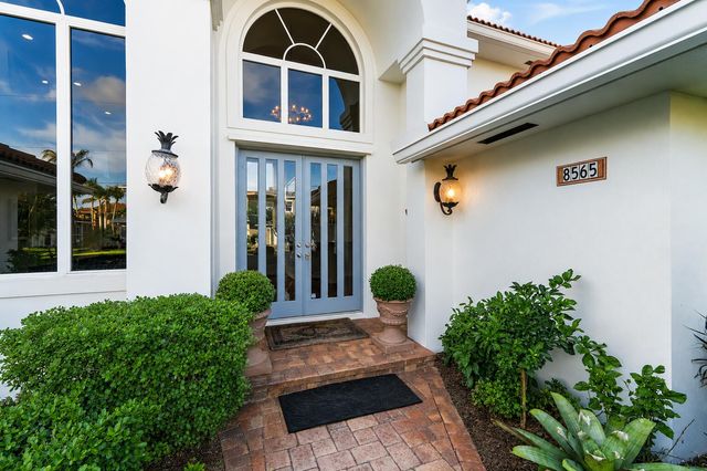 8565 SE Palm Street, Hobe Sound, FL 33455