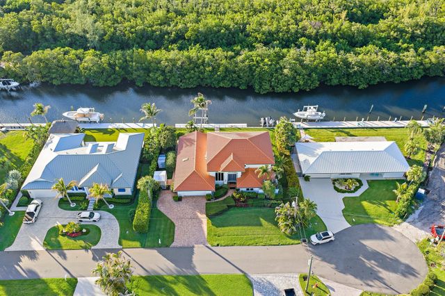 8565 SE Palm Street, Hobe Sound, FL 33455