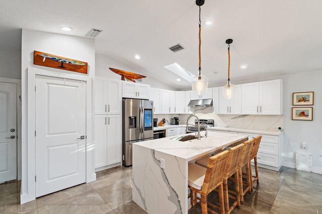 8565 SE Palm Street, Hobe Sound, FL 33455