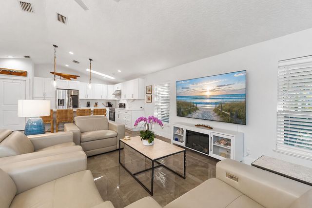 8565 SE Palm Street, Hobe Sound, FL 33455