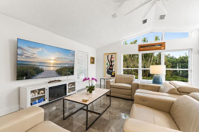 8565 SE Palm Street, Hobe Sound, FL 33455