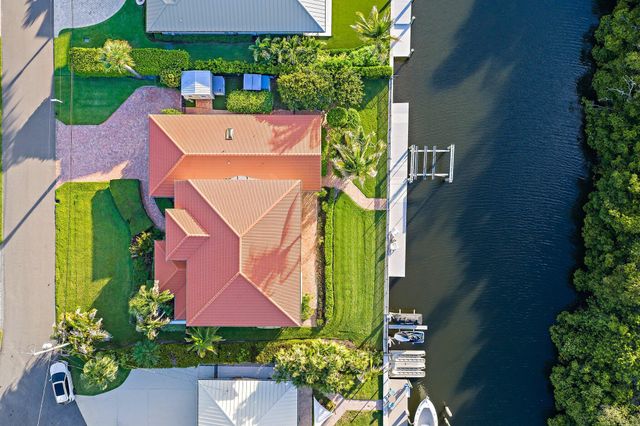 8565 SE Palm Street, Hobe Sound, FL 33455