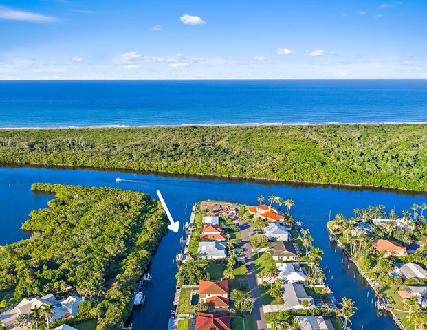 8565 SE Palm Street, Hobe Sound, FL 33455