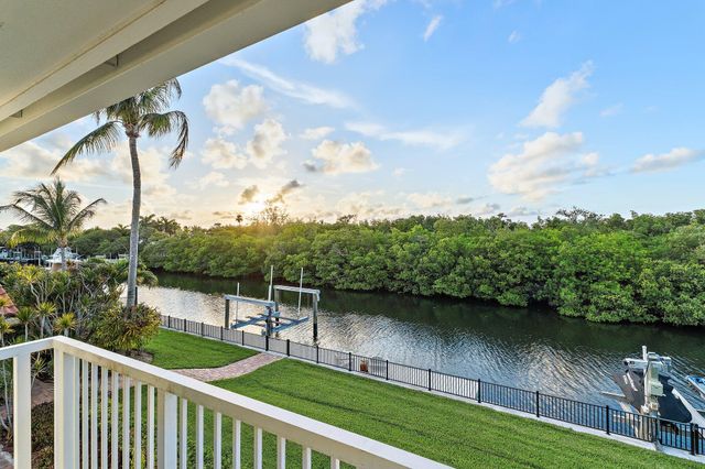 8565 SE Palm Street, Hobe Sound, FL 33455