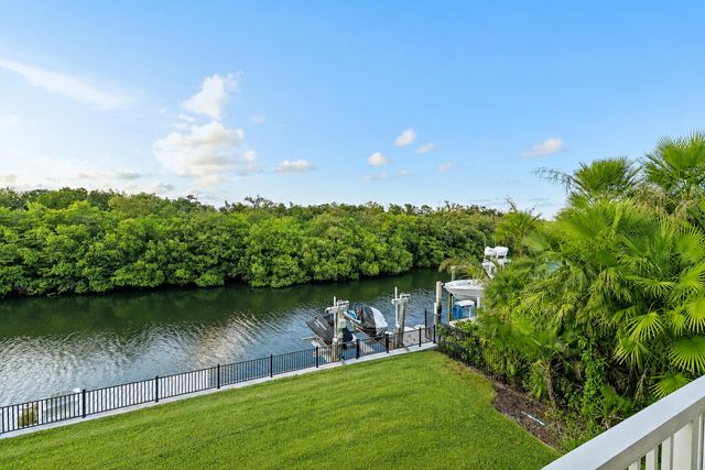 8565 SE Palm Street, Hobe Sound, FL 33455