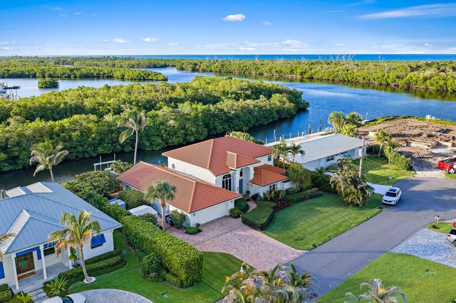 8565 SE Palm Street, Hobe Sound, FL 33455