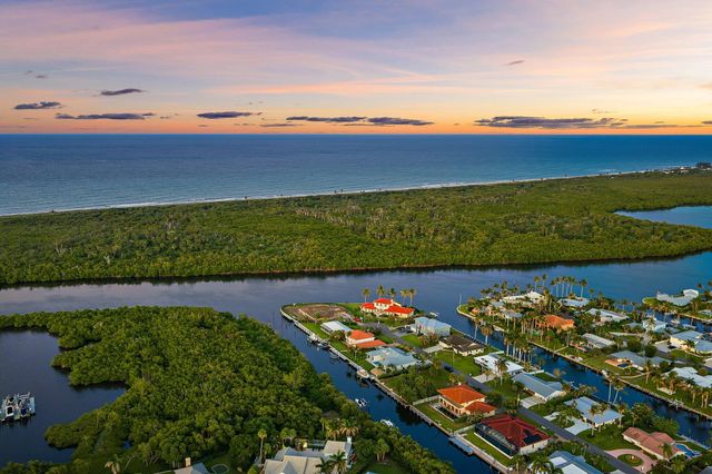 8565 SE Palm Street, Hobe Sound, FL 33455