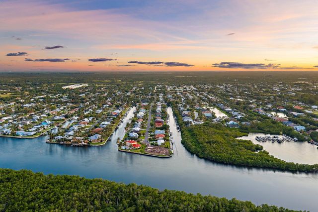 8565 SE Palm Street, Hobe Sound, FL 33455