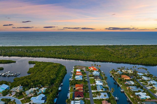 8565 SE Palm Street, Hobe Sound, FL 33455