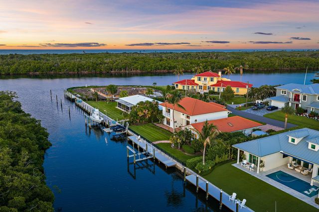 8565 SE Palm Street, Hobe Sound, FL 33455