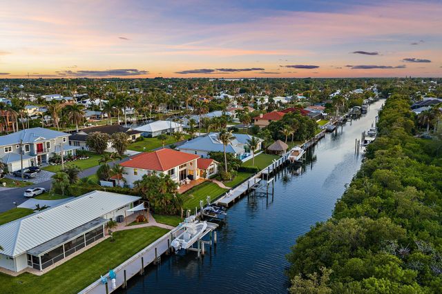 8565 SE Palm Street, Hobe Sound, FL 33455