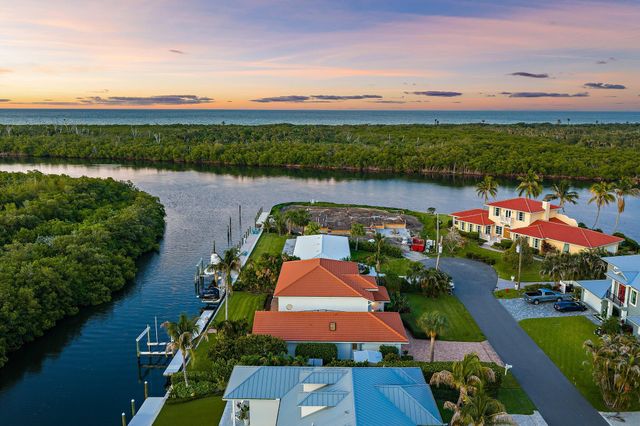 8565 SE Palm Street, Hobe Sound, FL 33455
