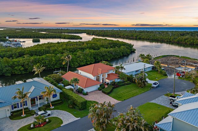 8565 SE Palm Street, Hobe Sound, FL 33455