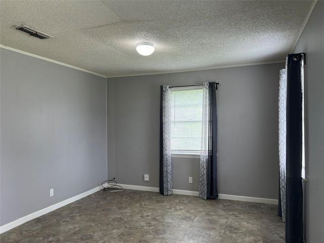 806 W 8th ST, Taylor, TX 76574
