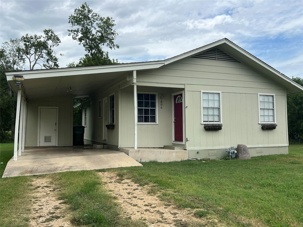 806 W 8th ST, Taylor, TX 76574
