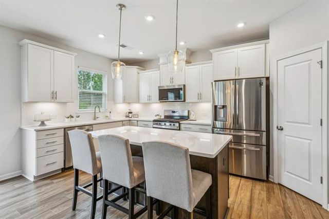 89 Clubhouse Way, Acworth, GA 30101