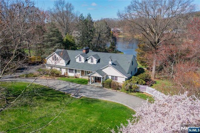 240 Green Ridge Road, Franklin Lakes, NJ 07417