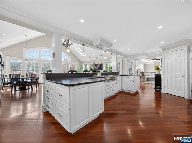 240 Green Ridge Road, Franklin Lakes, NJ 07417