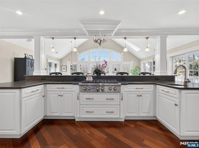 240 Green Ridge Road, Franklin Lakes, NJ 07417