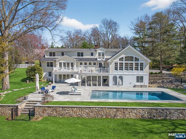 240 Green Ridge Road, Franklin Lakes, NJ 07417