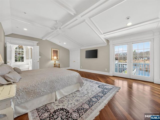 240 Green Ridge Road, Franklin Lakes, NJ 07417