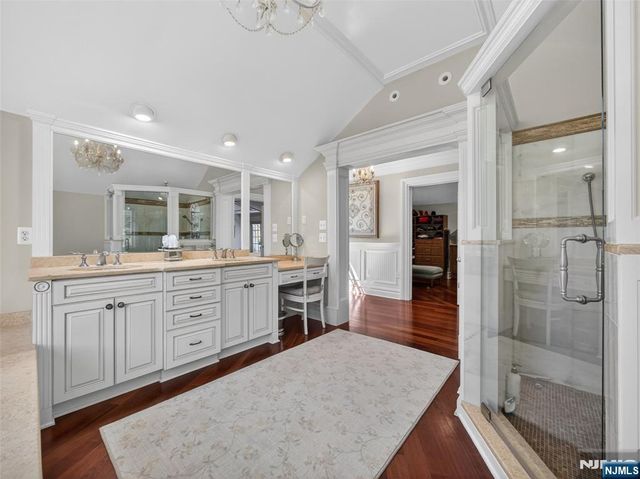 240 Green Ridge Road, Franklin Lakes, NJ 07417