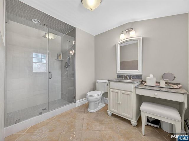 240 Green Ridge Road, Franklin Lakes, NJ 07417