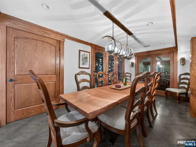 240 Green Ridge Road, Franklin Lakes, NJ 07417