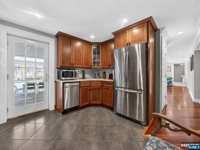 240 Green Ridge Road, Franklin Lakes, NJ 07417