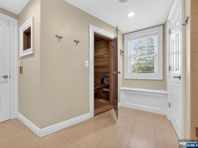 240 Green Ridge Road, Franklin Lakes, NJ 07417