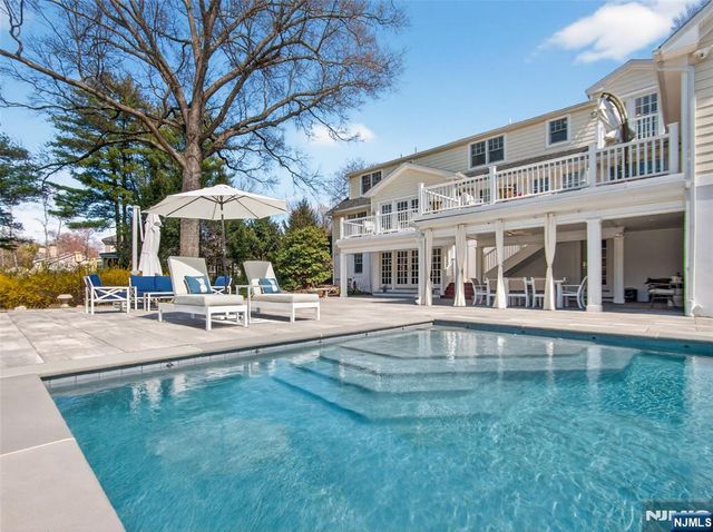 240 Green Ridge Road, Franklin Lakes, NJ 07417