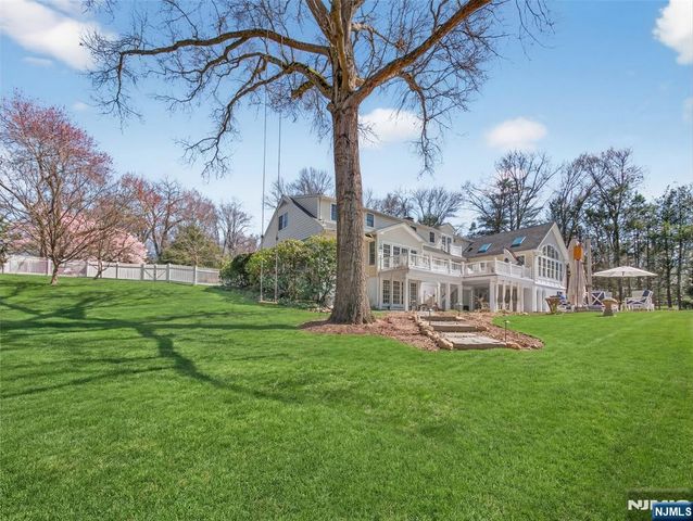 240 Green Ridge Road, Franklin Lakes, NJ 07417
