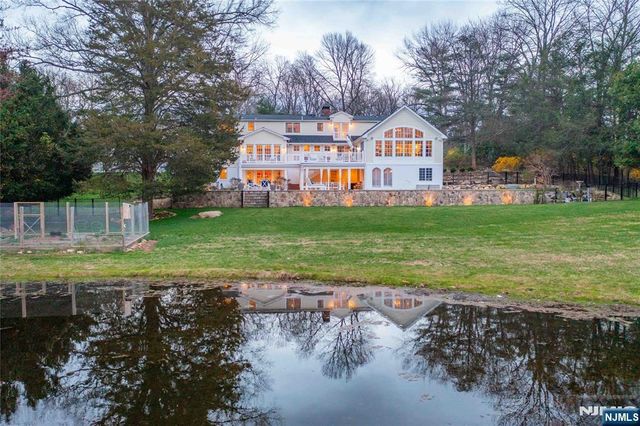 240 Green Ridge Road, Franklin Lakes, NJ 07417