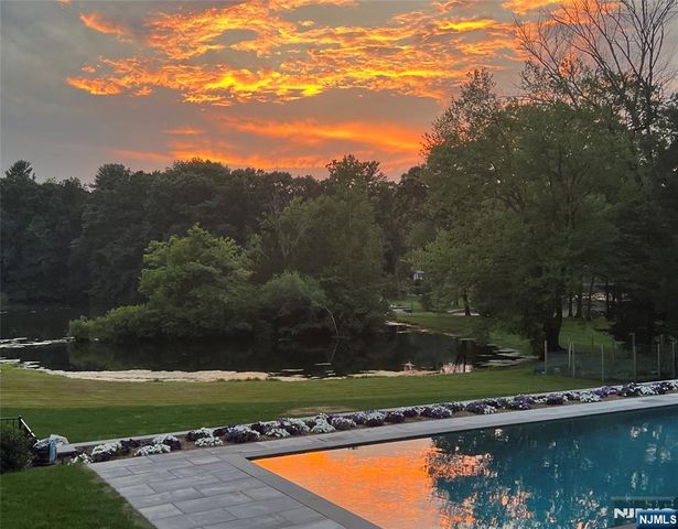 240 Green Ridge Road, Franklin Lakes, NJ 07417
