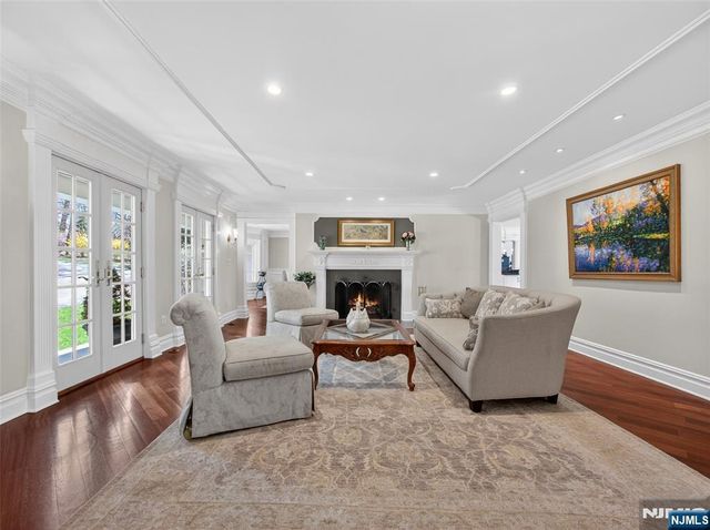 240 Green Ridge Road, Franklin Lakes, NJ 07417