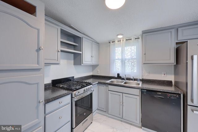 671 LILAC DR, New Providence, PA 17560