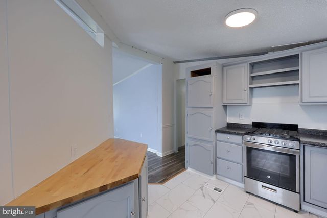 671 LILAC DR, New Providence, PA 17560