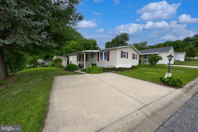 671 LILAC DR, New Providence, PA 17560