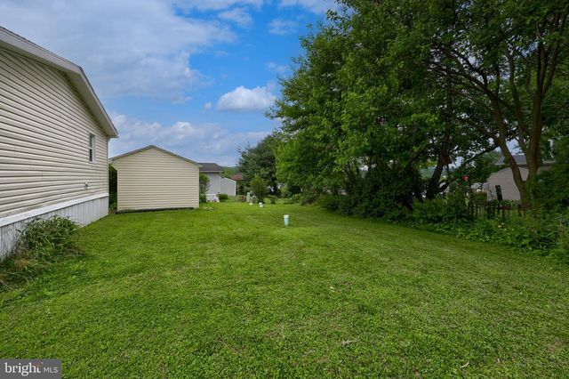 671 LILAC DR, New Providence, PA 17560