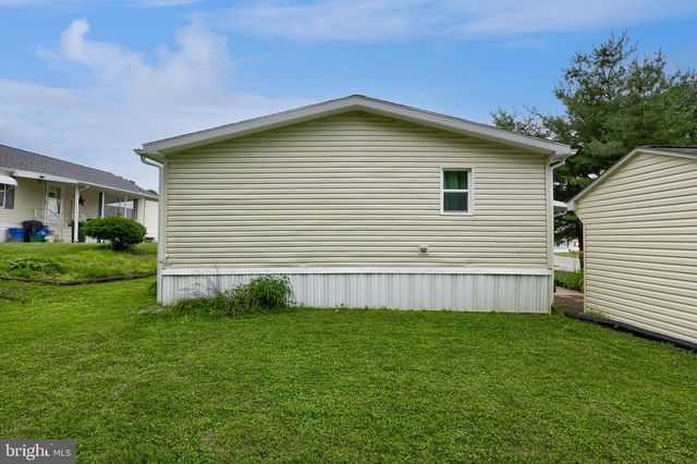 671 LILAC DR, New Providence, PA 17560