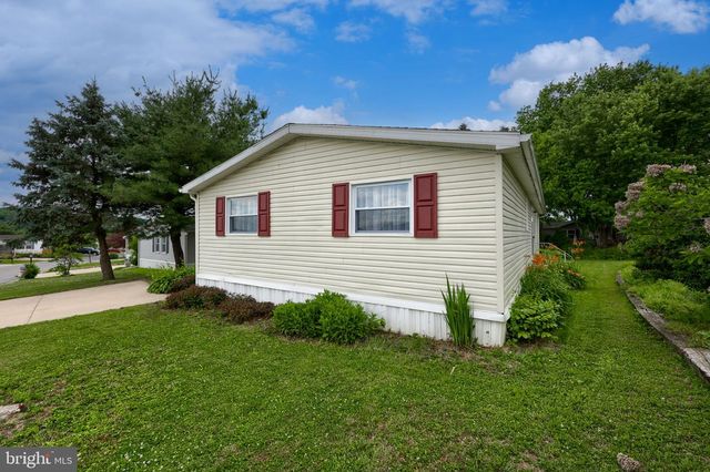 671 LILAC DR, New Providence, PA 17560