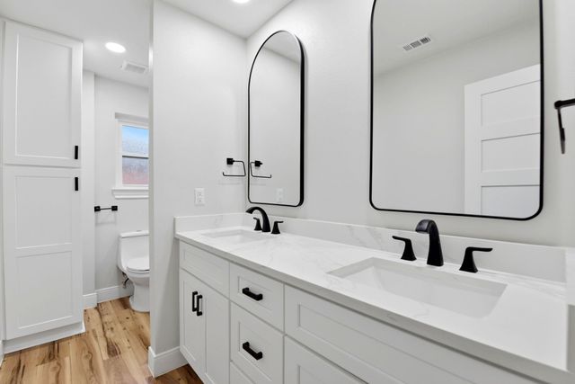 621 W Castle Harbour Drive, Friendswood, TX 77546