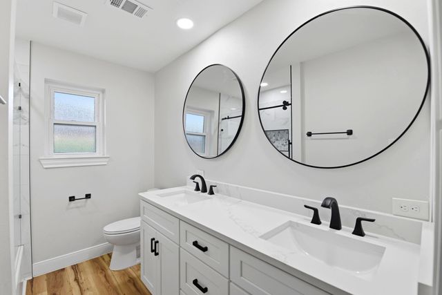 621 W Castle Harbour Drive, Friendswood, TX 77546